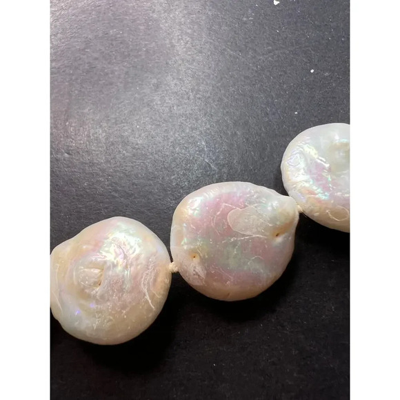 Cultured freshwater coin pearl necklace with sterling silver clasp and extension - Picture 5 of 11